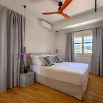 Balcony Luxury Apartamento Kalamata