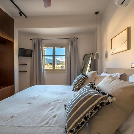 Balcony Luxury Apartment *