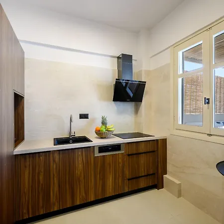 Balcony Luxury Apartment *