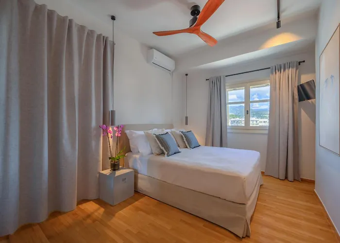 Balcony Luxury Apartamento Kalamata